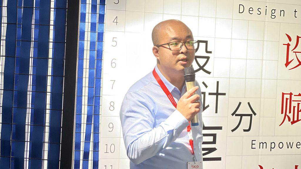 “冰墩墩之父”曹雪教授走進(jìn)設(shè)計(jì)城 分享設(shè)計(jì)思維賦能產(chǎn)業(yè)升級秘籍